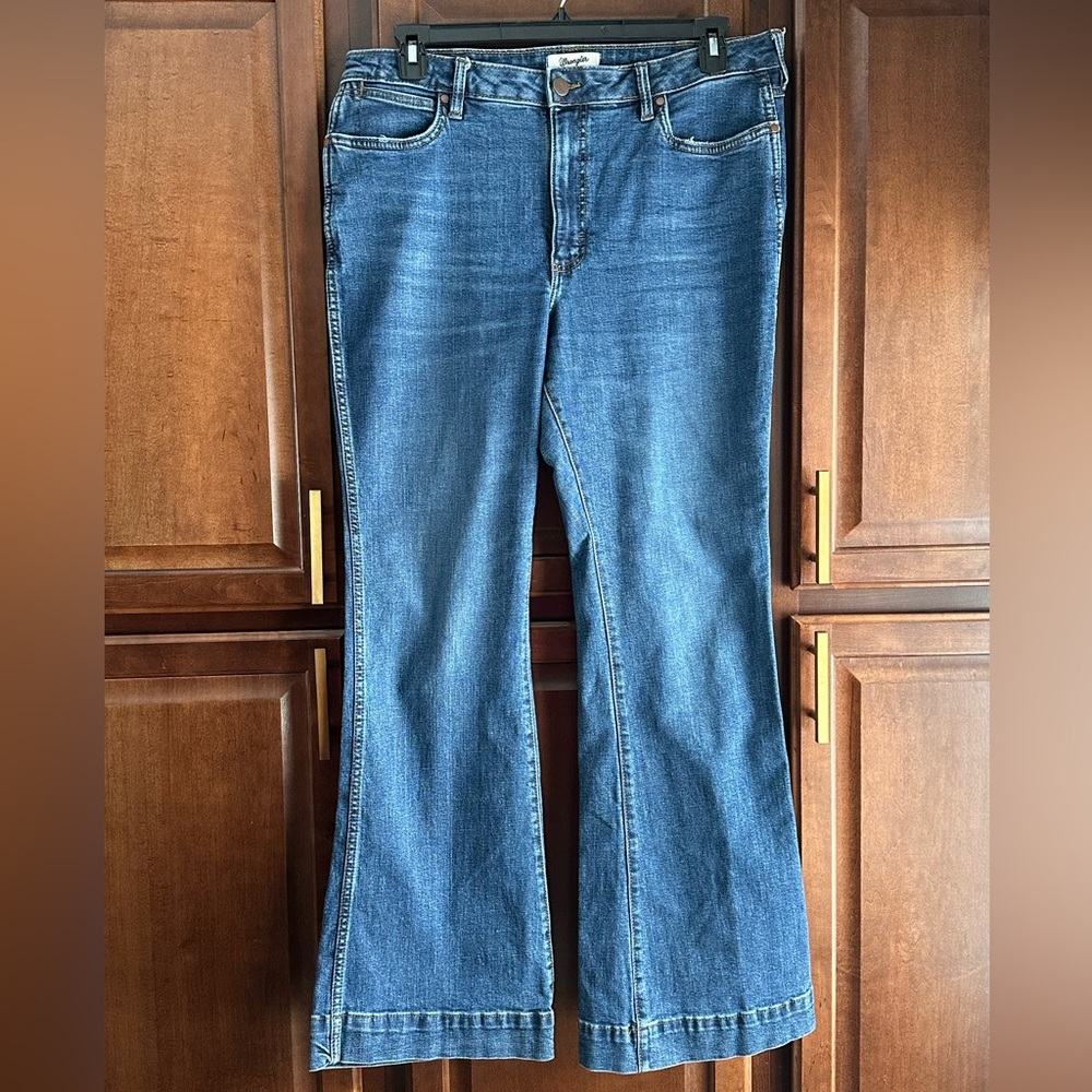 Wrangler Retro Women's Classic Blue High Rise Trouser Jeans.